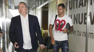Vitolo junto al presidente de Las Palmas Vitolo junto al presidente de Las Palmas