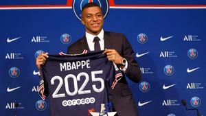 Mbappé renovó con el PSG hasta 2025