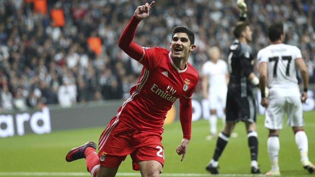 Gonçalo Guedes, del Benfica, se rinde ante una operación de rodilla