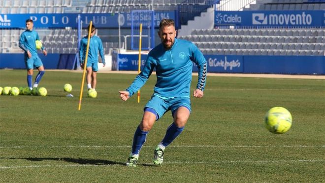 Ángel Martínez, durante un entrenamiento con el Sabadell. Ángel Martínez, durante un entrenamiento con el Sabadell.