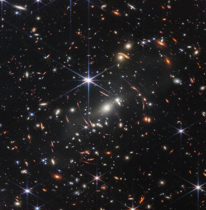 El telescopio James Webb capta «una pequeña porción del universo» a todo color