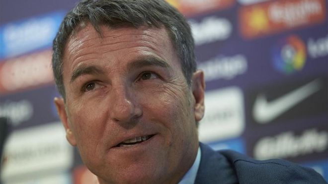 Robert Fernández no está perdiendo detalle del Real Madrid - Tottenham Robert Fernández no está perdiendo detalle del Real Madrid - Tottenham