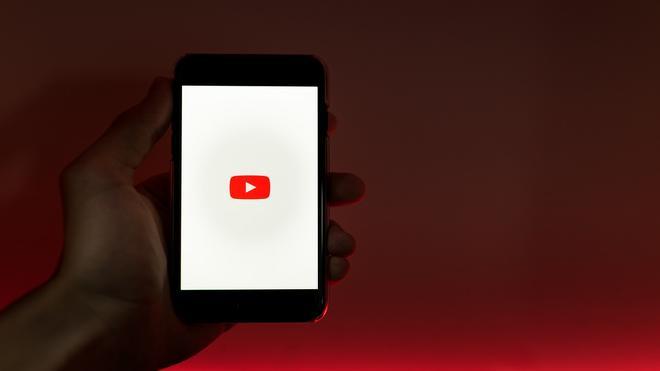 YouTube elimina los videos de desinformación sobre el aborto