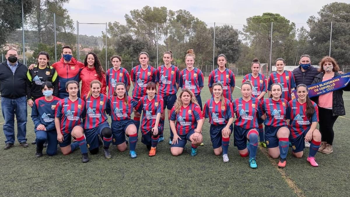 Las jugadoras y el cuerpo técnico Las jugadoras y el cuerpo técnico