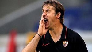 Julen Lopetegui, dando órdenes a sus pupilos durante el partido contra la Roma, jugado este jueves en Alemania Julen Lopetegui, dando órdenes a sus pupilos durante el partido contra la Roma, jugado este jueves en Alemania