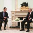 El presidente sirio, Bashar al Asad, conversa con su homólogo ruso, Vladímir Putin, durante el encuentro que han mantenido ambos en Moscú este miércoles.