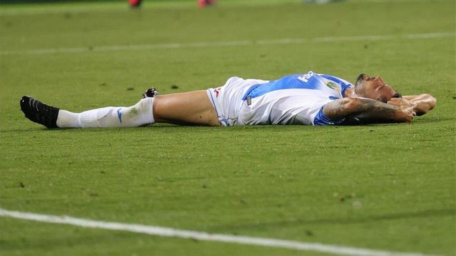 Carrillo se lamenta por una ocasión fallada. Los pepineros siguen negados de cara a gol Carrillo se lamenta por una ocasión fallada. Los pepineros siguen negados de cara a gol