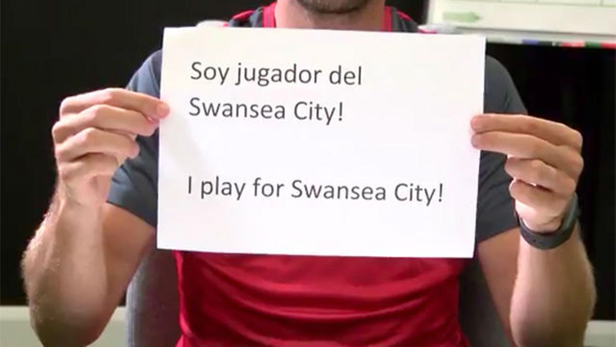 Roque Mesa, anunciando su fichaje por el Swansea
