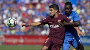 Luis Suárez tuov que luchar contra una defensa muy férrea Luis Suárez tuov que luchar contra una defensa muy férrea