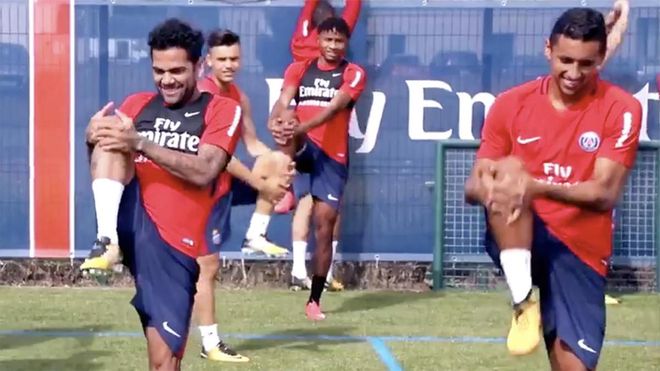 Dani Alves ya se entrena con el PSG Dani Alves ya se entrena con el PSG