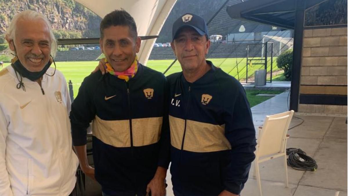 Jorge Vantolrà (primero por la derecha) es una pieza base en la estructura deportiva de Pumas Jorge Vantolrà (primero por la derecha) es una pieza base en la estructura deportiva de Pumas