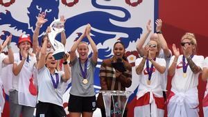 Gran fiesta del fútbol femenino inglés