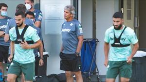 Manuel Pellegrini en el entrenamiento del Betis