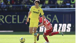 Pau Torres, en un partido de esta temporada con el Villarreal ante el Girona