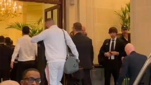 Florentino Pérez, Benzema y Courtois ya están en París