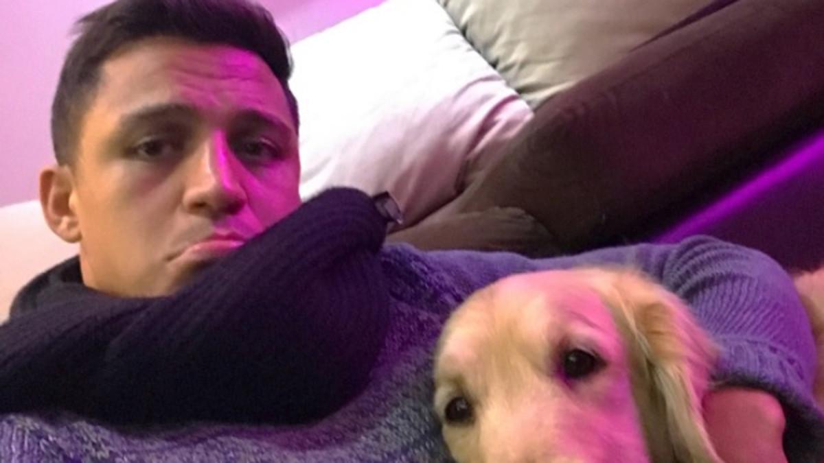 Alexis publicó una fotografía junto a su perro en Instagram