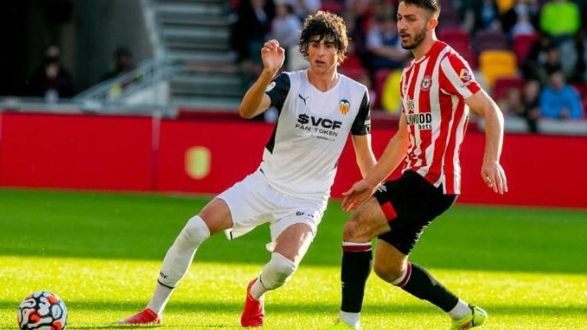 Barça y Madrid tras los pasos de Javi Guerra, la perla del Valencia