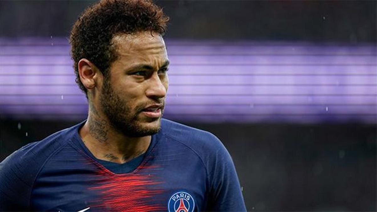 La primera lesión de Neymar tras su fichaje por el PSG en la 17/18 fue en setiembre y se perdió 1 partido por lesión en el tobillo. La primera lesión de Neymar tras su fichaje por el PSG en la 17/18 fue en setiembre y se perdió 1 partido por lesión en el tobillo.