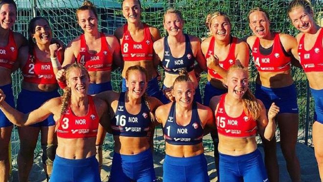 La selección noruega sancionada por no usar bikini La selección noruega sancionada por no usar bikini