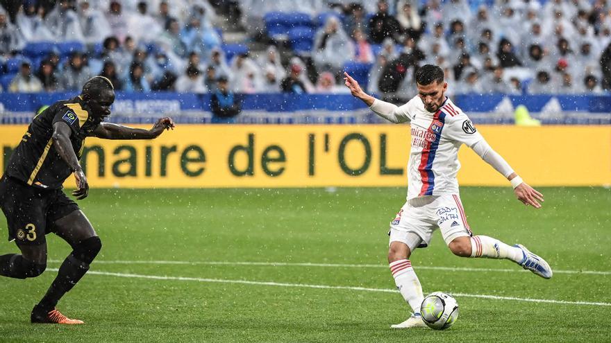 Betis y Roma siguen en la pelea por Aouar
