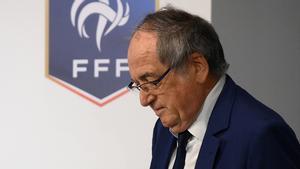 El presidente de la Federación Francesa de Fútbol, Noel Le Graet, habla en rueda de prensa