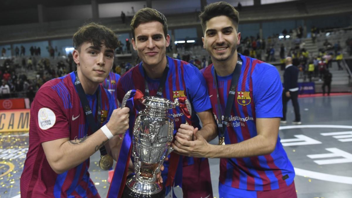 Jorge Carrasco, Alberto Ortas y Víctor Pérez, tras ganar la Supercopa