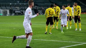 El Mgladbach le endosó hasta cuatro tantos al Dortmund El Mgladbach le endosó hasta cuatro tantos al Dortmund