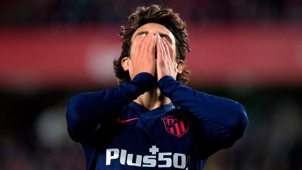 Joao Félix se lamenta tras fallar una ocasión Joao Félix se lamenta tras fallar una ocasión