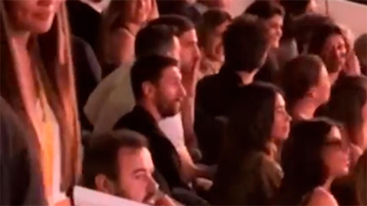 ليونيل ميسي وسيسك فابريغاس يستمتعان بزيارة إلى برشلونة