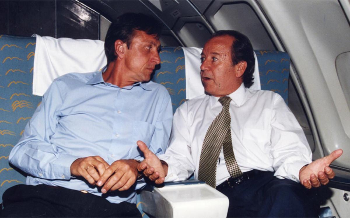 Cruyff narra en su libro su mala relación con Josep Lluís Núñez