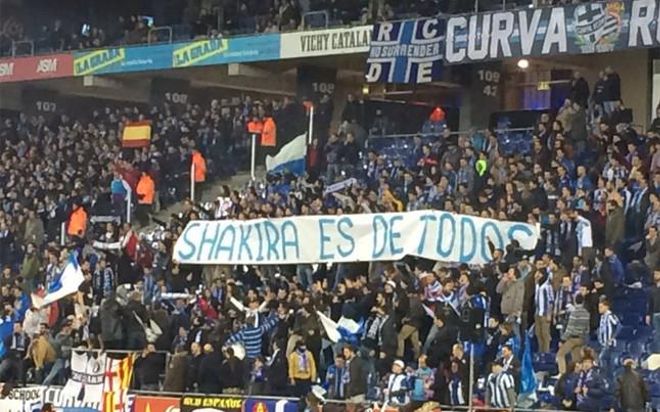 Una de las pancartas dedicadas a Shakira en el Power8 Stadium durante el Espanyol-Barça de la Copa 2015/16 Una de las pancartas dedicadas a Shakira en el Power8 Stadium durante el Espanyol-Barça de la Copa 2015/16
