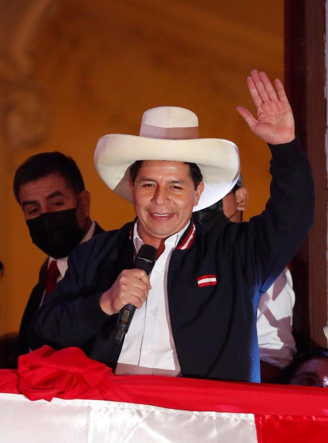 Investigan al presidente de Perú por presunto tráfico de influencias