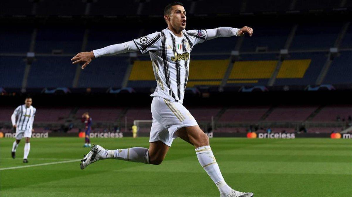 Cristiano Ronaldo celebrando el tercer gol de la victoria de la Juventus frente al Barça (0-3)