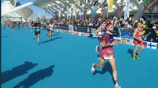 Martin Fiz fue uno de los participantes en la prueba de 10 Kilómetros en Valencia Martin Fiz fue uno de los participantes en la prueba de 10 Kilómetros en Valencia