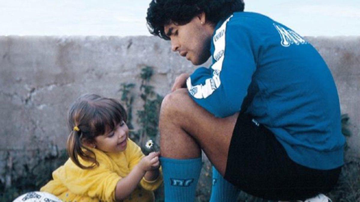 Nadie hace vídeos como los argentinos: El emotivo homenaje a Maradona en el primer aniversario de su muerte