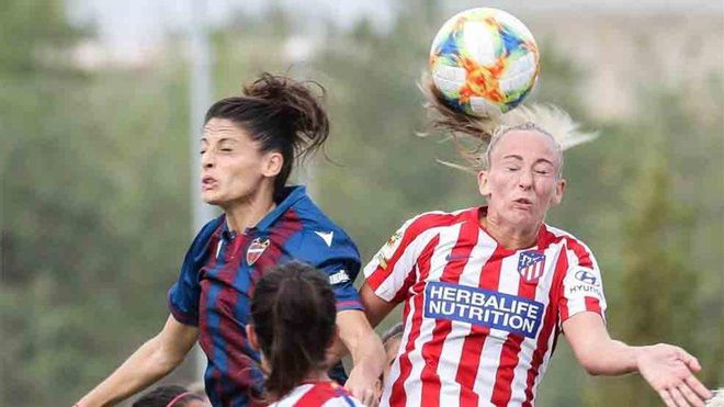 Nueva reunión de los clubes femeninos bajo la amenaza de huelga Nueva reunión de los clubes femeninos bajo la amenaza de huelga