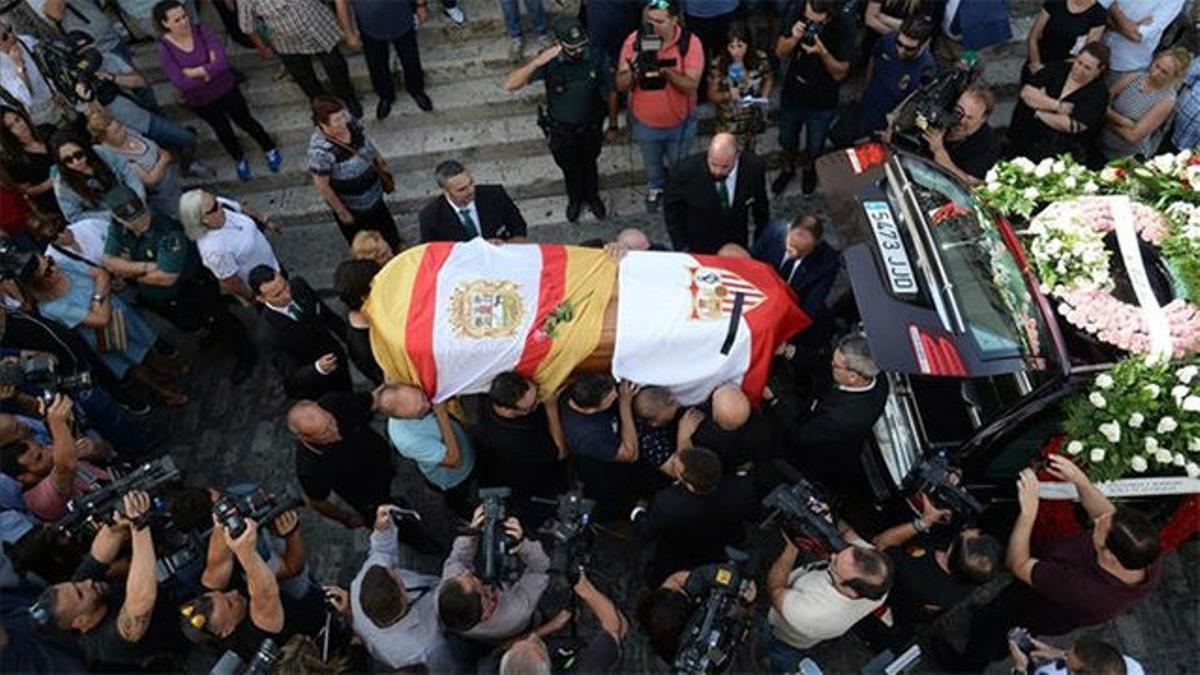 Utrera despide a Jose Antonio Reyes con un entierro multitudinario