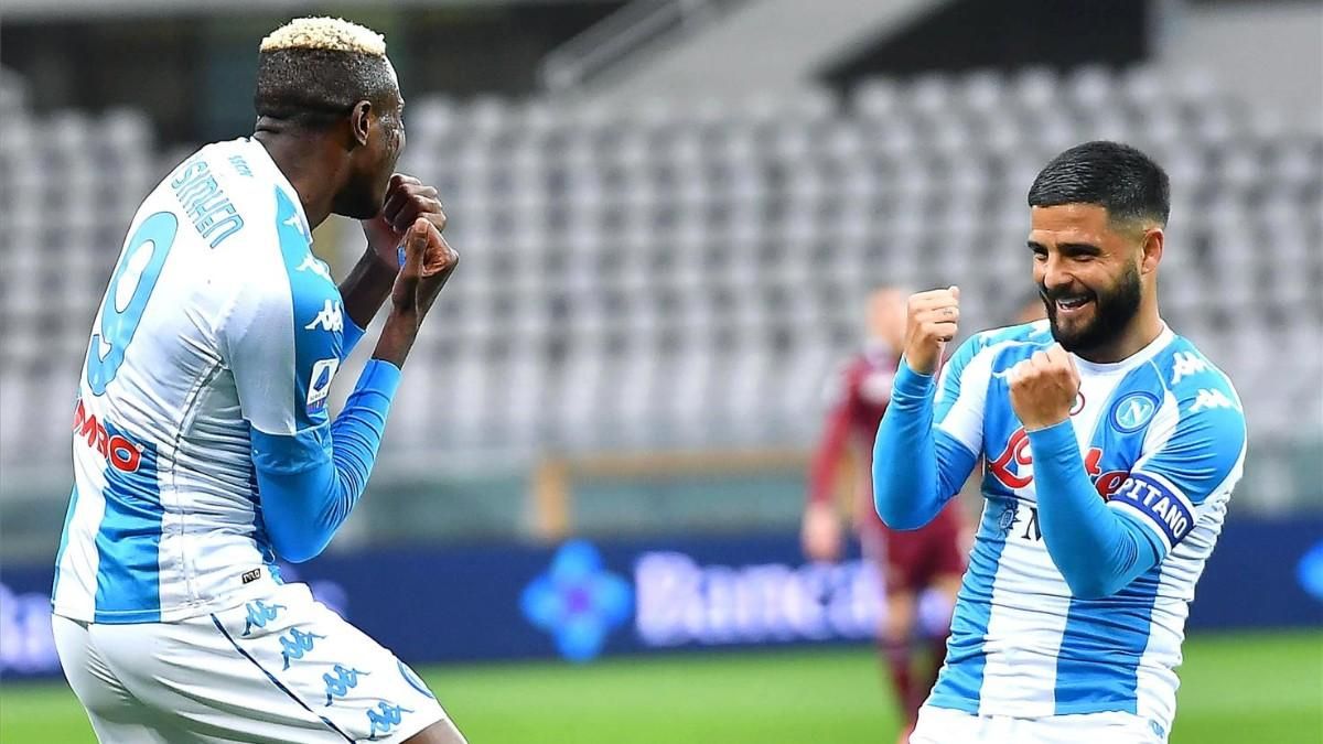 Osimhen festeja un gol del Nápoles con Insigne Osimhen festeja un gol del Nápoles con Insigne
