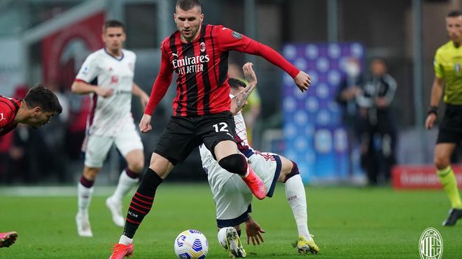 Rebic, durante una acción del partido Rebic, durante una acción del partido