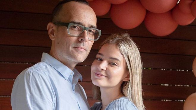 La razón por la que Laura Escanes y Risto Mejide acuden a la Policía La razón por la que Laura Escanes y Risto Mejide acuden a la Policía