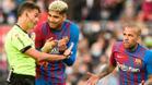 FC Barcelona - Atlético de Madrid: Dani Alves, expulsado por una falta sobre Carrasco innecesaria