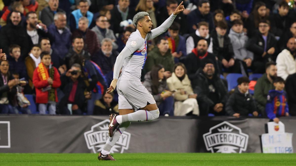 Interurbanos – FC Barcelona |  Araujo vuelve en plan ‘káiser’ con recital en Alicante