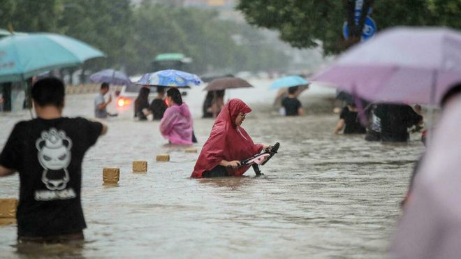 China vive las peores inundaciones de su historia: cae en un día lo que llueve en un año China vive las peores inundaciones de su historia: cae en un día lo que llueve en un año