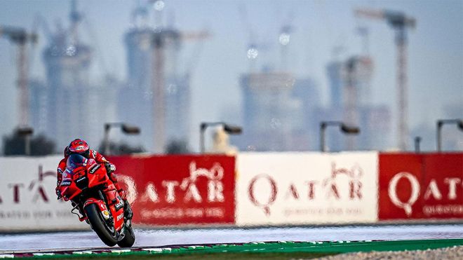 Bagnaia, en acción en el circuito de Losail, donde arranca el Mundial de MotoGP 2021 Bagnaia, en acción en el circuito de Losail, donde arranca el Mundial de MotoGP 2021