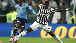 Pogba fue galardonado como mejor jugador de la Serie A en la temporada 2013-15 y entró en el XI ideal del Balón de Oro en 2015 Pogba fue galardonado como mejor jugador de la Serie A en la temporada 2013-15 y entró en el XI ideal del Balón de Oro en 2015