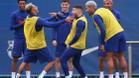 Ronald Araujo entrena con el equipo