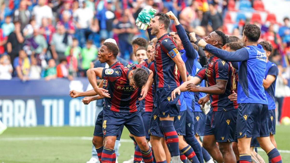 Summary, goals and highlights of Levante 2 - 0 Alavés from matchday 38 of LaLiga Smartbank