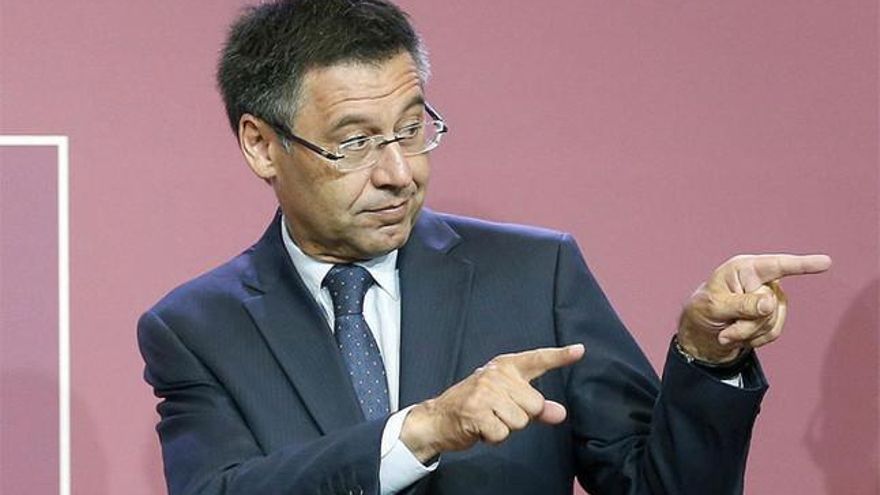 الرئيس السابق لبرشلونة، جوسيب ماريا بارتوميو، يدافع عن نفسه في بيان رسمي ضد الاتهامات الموجهة إليه