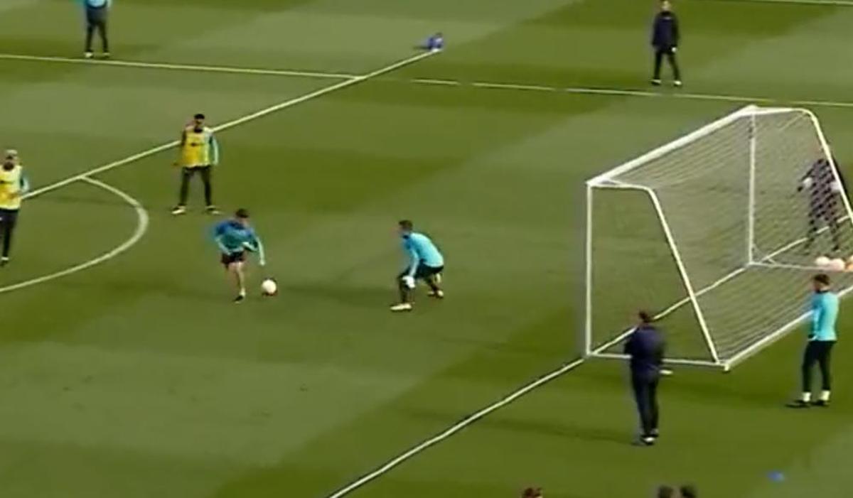 ¡Más clase que una escuela! El sutil taconazo de Pablo Torre que levantó al Camp Nou