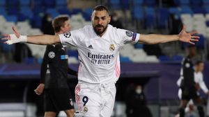 Karim Benzema celebrando un gol ante el Gladbach Karim Benzema celebrando un gol ante el Gladbach